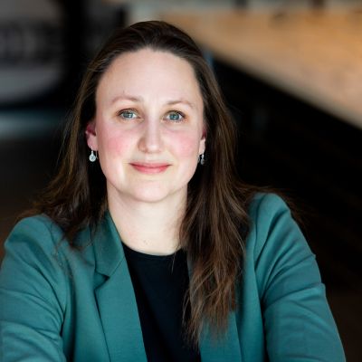 Dr. Mirka Janssen