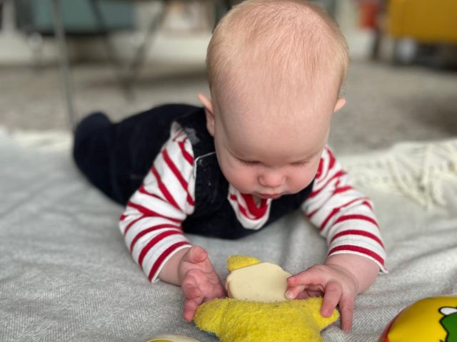 25-24 |  Laat baby’s gerust zelf ontdekken wat ze al kunnen